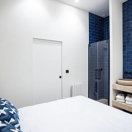 Lasuite Magenta * Paris