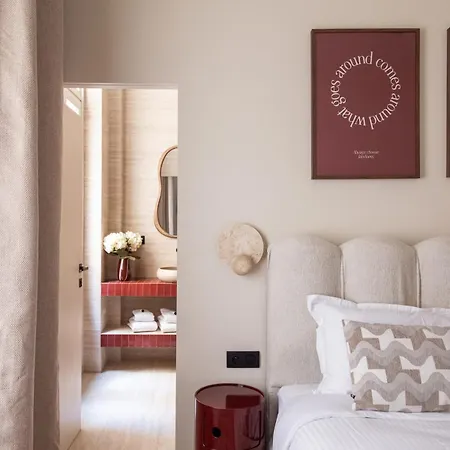 Lasuite Magenta Apartment